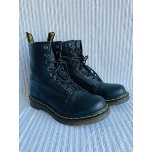 Dr. Martens 1460 Classic Smooth Leather Black Lace Up Boots Women's 7 (UK5 EU38)